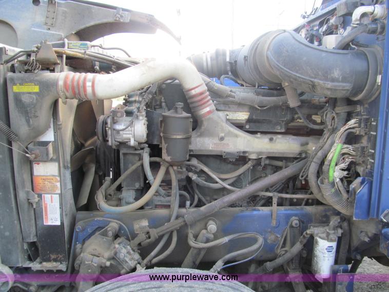 image for item B6375 1998 Peterbilt 377 semi truck