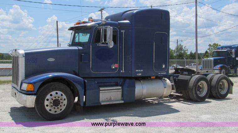 image for item B6376 1999 Peterbilt 377 semi truck