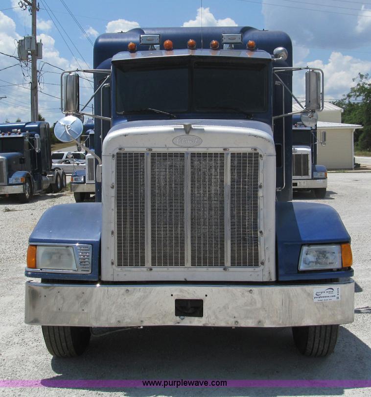 image for item B6376 1999 Peterbilt 377 semi truck