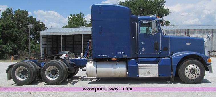 image for item B6376 1999 Peterbilt 377 semi truck