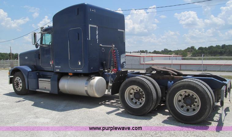 image for item B6376 1999 Peterbilt 377 semi truck