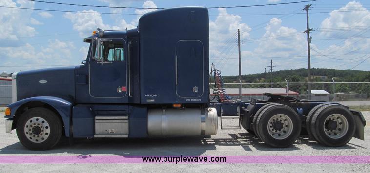image for item B6376 1999 Peterbilt 377 semi truck