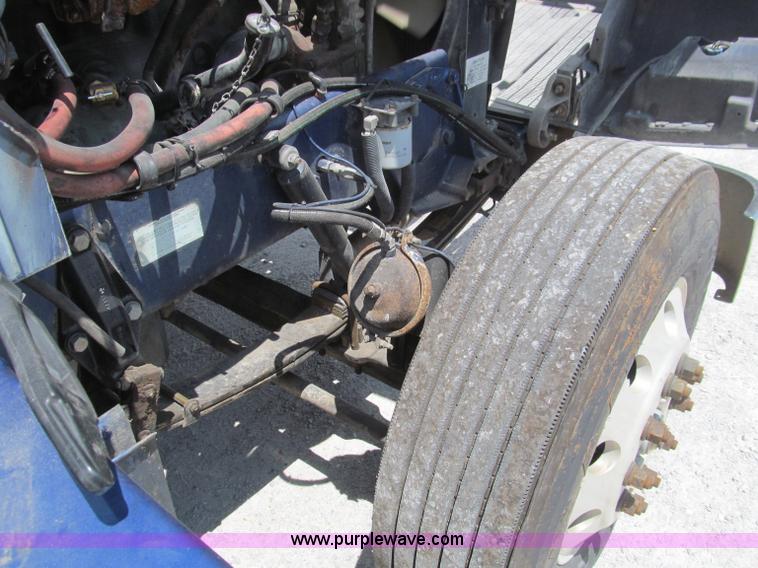 image for item B6376 1999 Peterbilt 377 semi truck