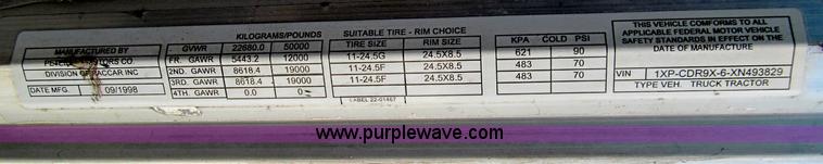 image for item B6376 1999 Peterbilt 377 semi truck