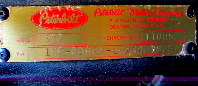 image for item B6376 1999 Peterbilt 377 semi truck