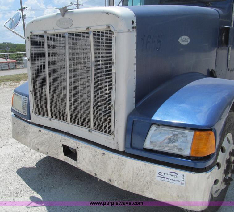 image for item B6376 1999 Peterbilt 377 semi truck