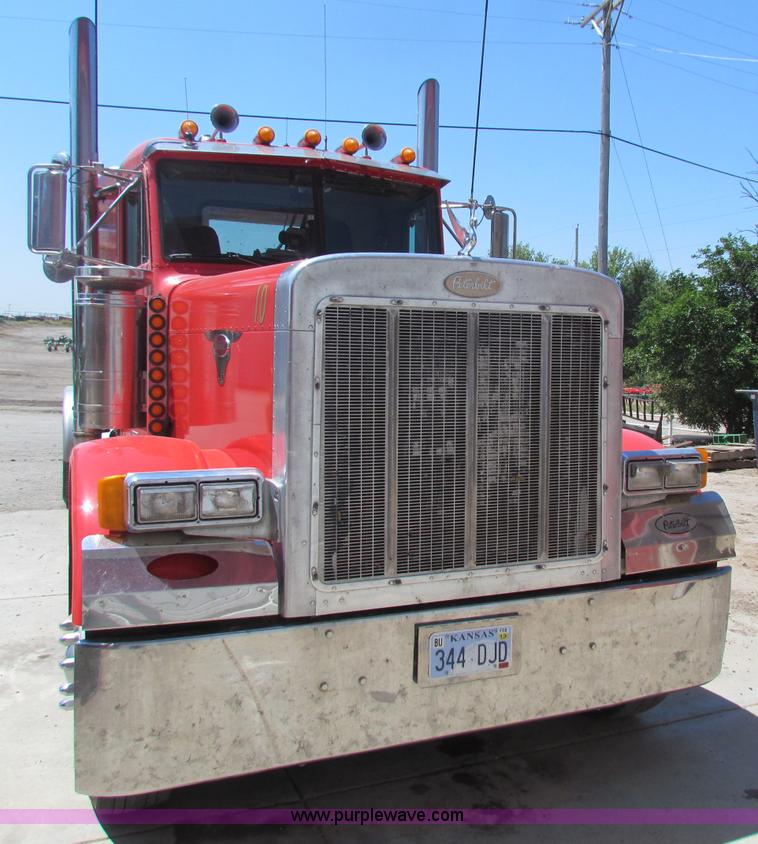 image for item B7283 1996 Peterbilt 379 semi truck