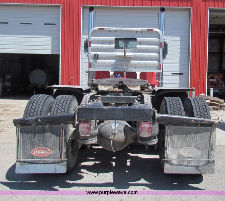 image for item B7283 1996 Peterbilt 379 semi truck