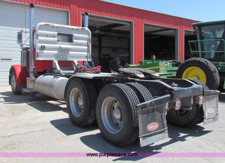image for item B7283 1996 Peterbilt 379 semi truck