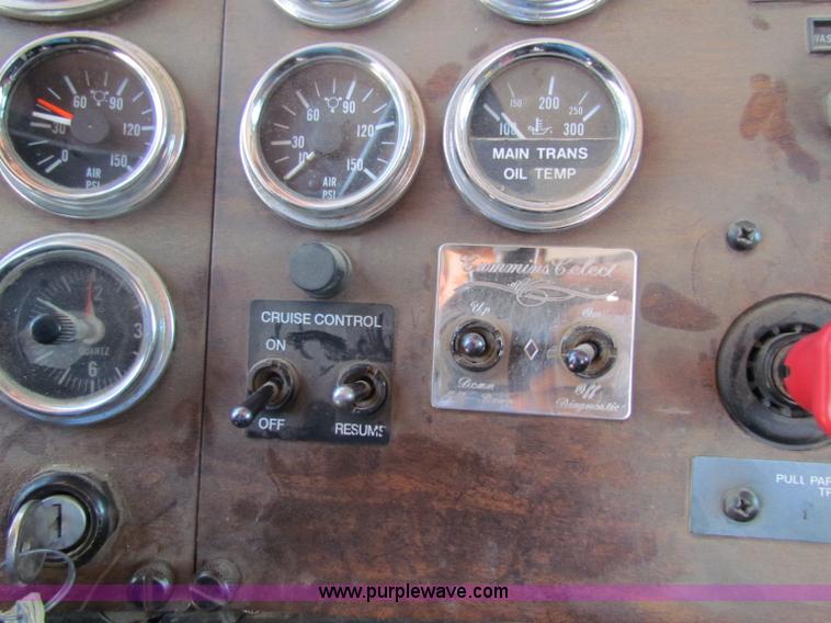 image for item B7283 1996 Peterbilt 379 semi truck