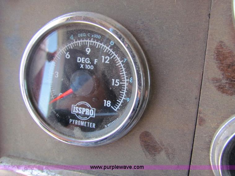 image for item B7283 1996 Peterbilt 379 semi truck