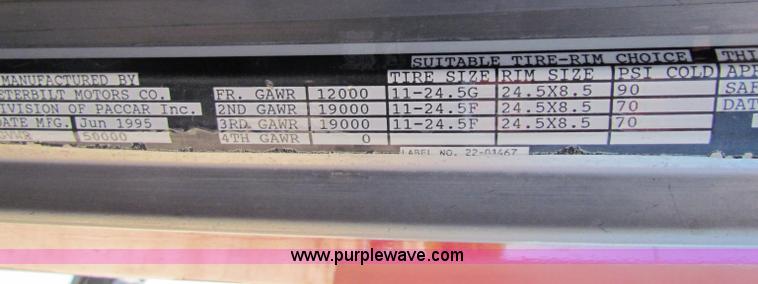 image for item B7283 1996 Peterbilt 379 semi truck