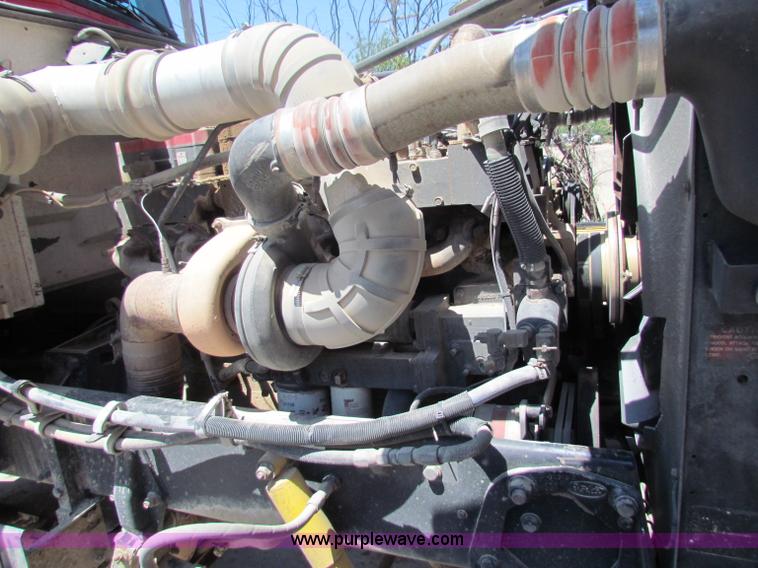 image for item B7283 1996 Peterbilt 379 semi truck