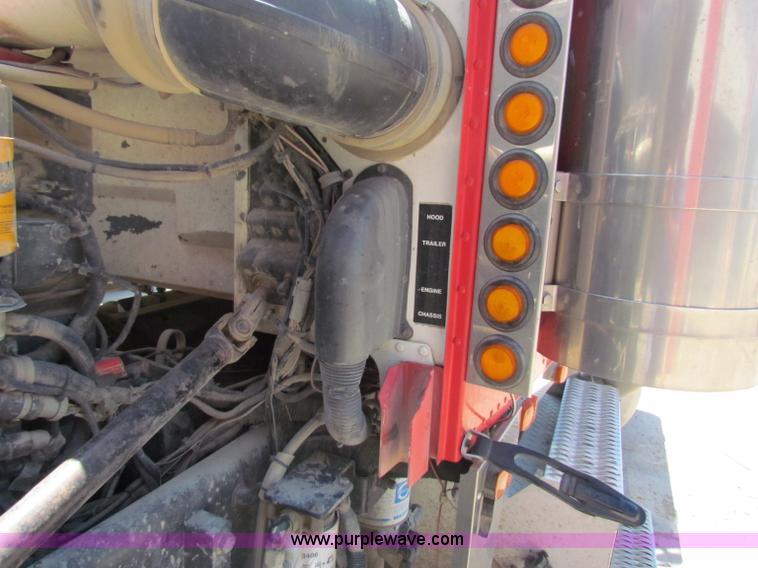 image for item B7283 1996 Peterbilt 379 semi truck