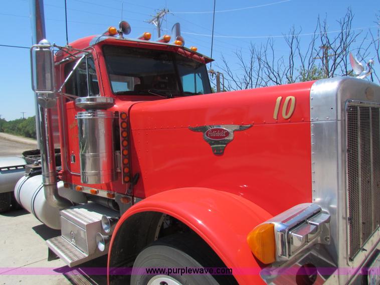 image for item B7283 1996 Peterbilt 379 semi truck