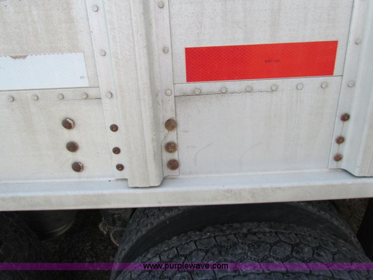 image for item B7316 2009 Wilson Pacesetter PW550 47' grain trailer