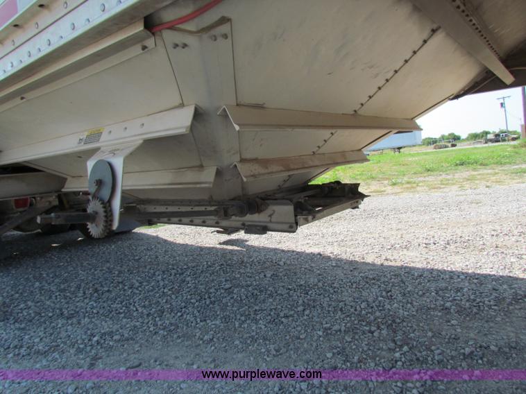 image for item B7316 2009 Wilson Pacesetter PW550 47' grain trailer