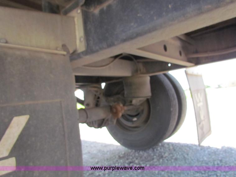 image for item B7316 2009 Wilson Pacesetter PW550 47' grain trailer