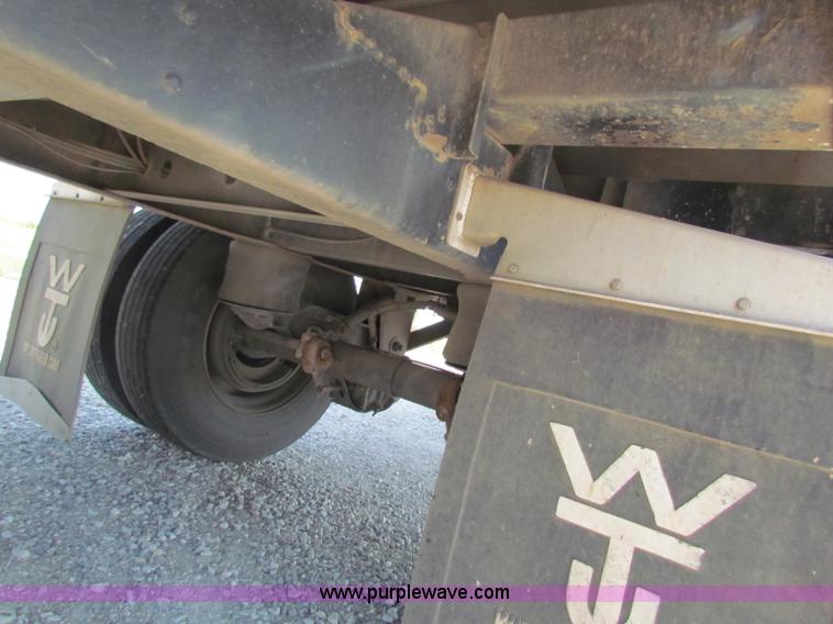 image for item B7316 2009 Wilson Pacesetter PW550 47' grain trailer