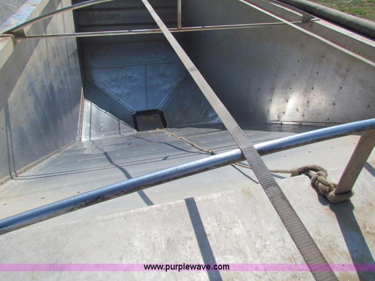 image for item B7316 2009 Wilson Pacesetter PW550 47' grain trailer