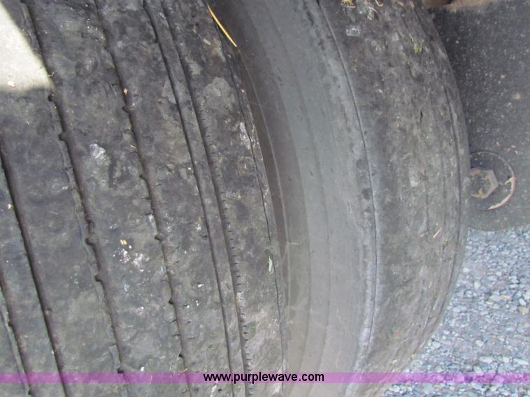 image for item B7316 2009 Wilson Pacesetter PW550 47' grain trailer