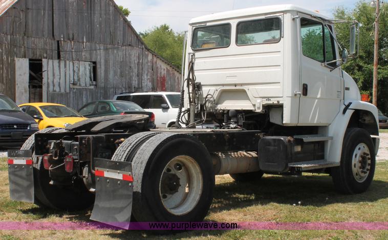 image for item C2556 2000 Freightliner FL70 semi truck