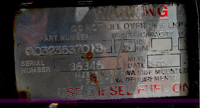 image for item C2556 2000 Freightliner FL70 semi truck