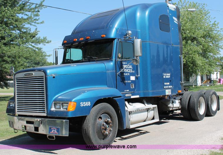 image for item C2561 1998 Freightliner FLD120 semi truck