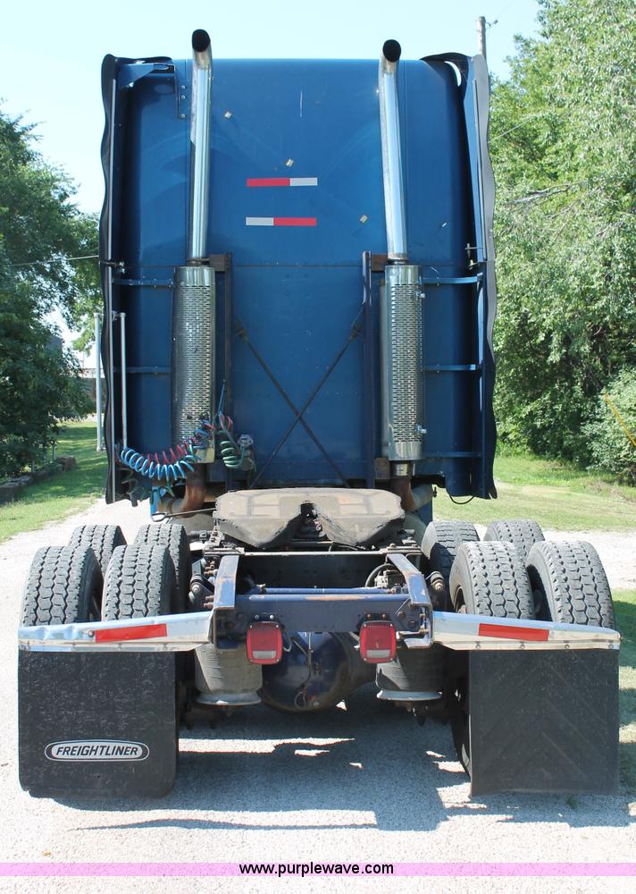 image for item C2561 1998 Freightliner FLD120 semi truck