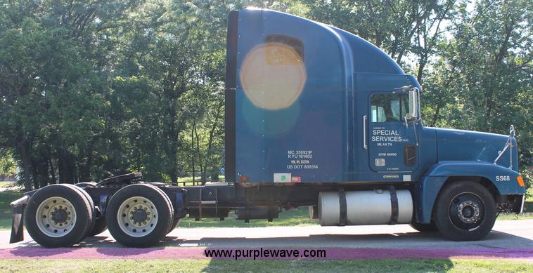 image for item C2561 1998 Freightliner FLD120 semi truck