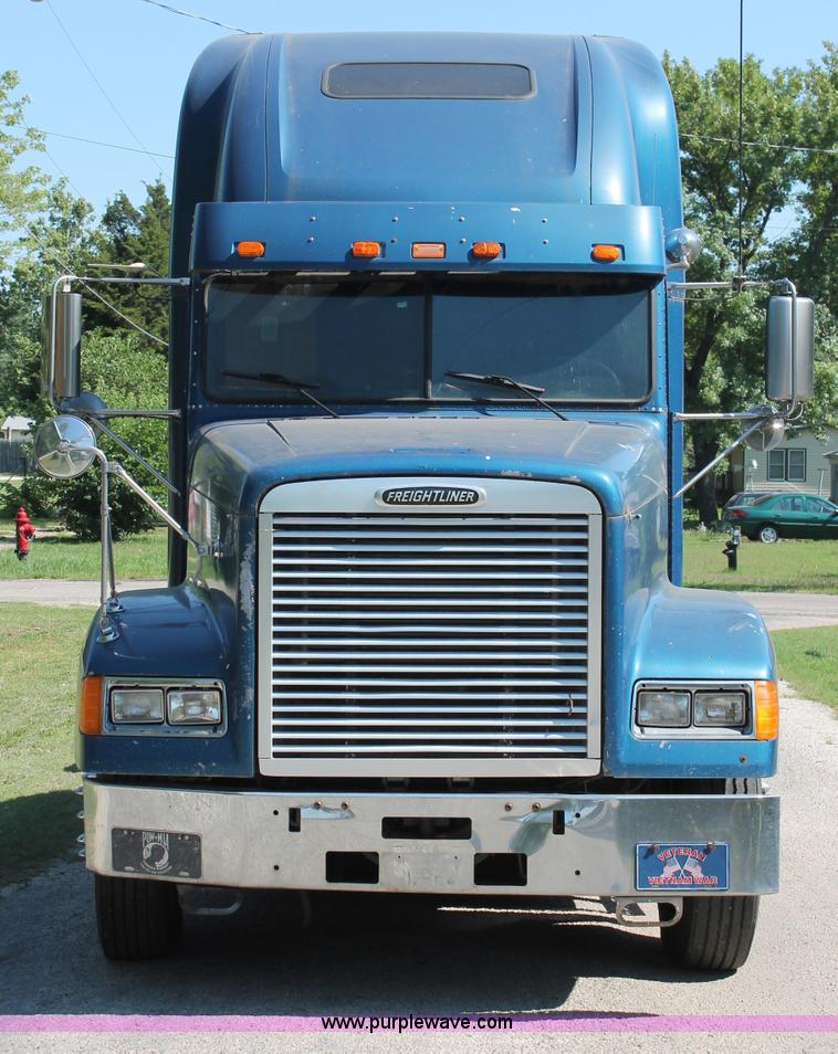 image for item C2561 1998 Freightliner FLD120 semi truck