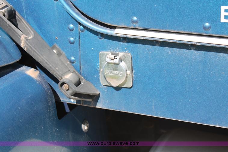 image for item C2561 1998 Freightliner FLD120 semi truck