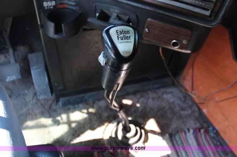 image for item C2561 1998 Freightliner FLD120 semi truck