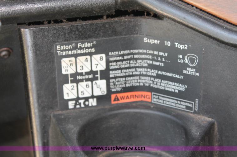 image for item C2561 1998 Freightliner FLD120 semi truck