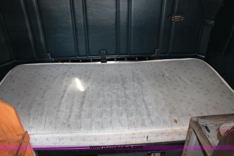 image for item C2561 1998 Freightliner FLD120 semi truck