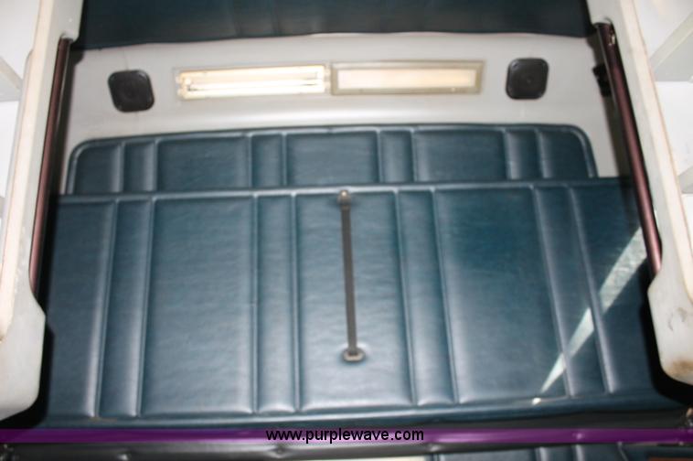 image for item C2561 1998 Freightliner FLD120 semi truck