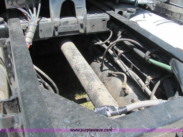 image for item C2575 1990 Kenworth T600 semi truck