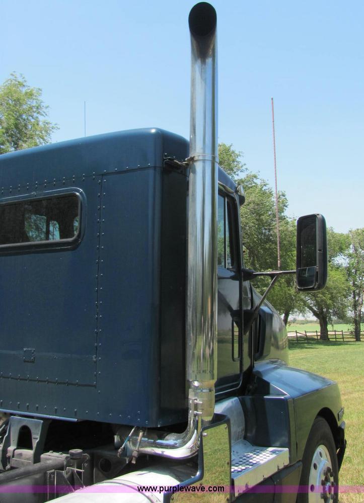 image for item C2575 1990 Kenworth T600 semi truck