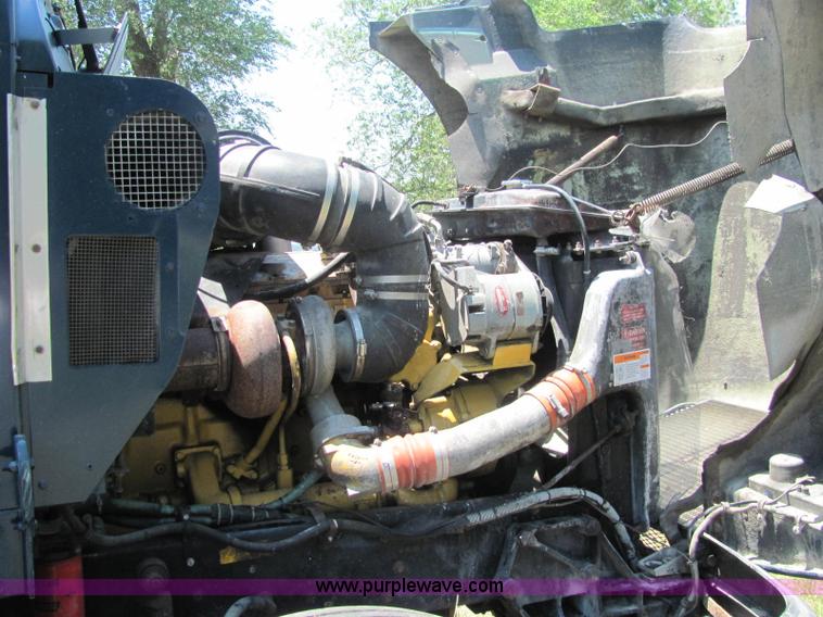 image for item C2575 1990 Kenworth T600 semi truck