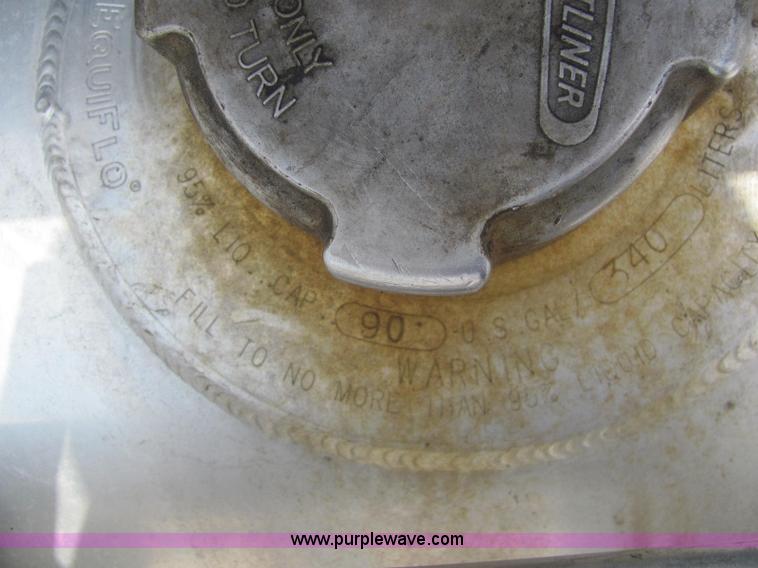 image for item C2581 2007 Freightliner Columbia semi truck