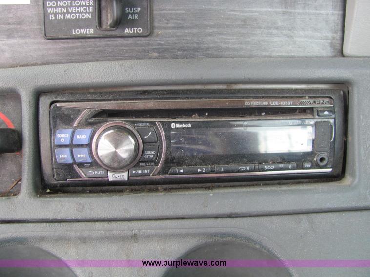 image for item C2581 2007 Freightliner Columbia semi truck