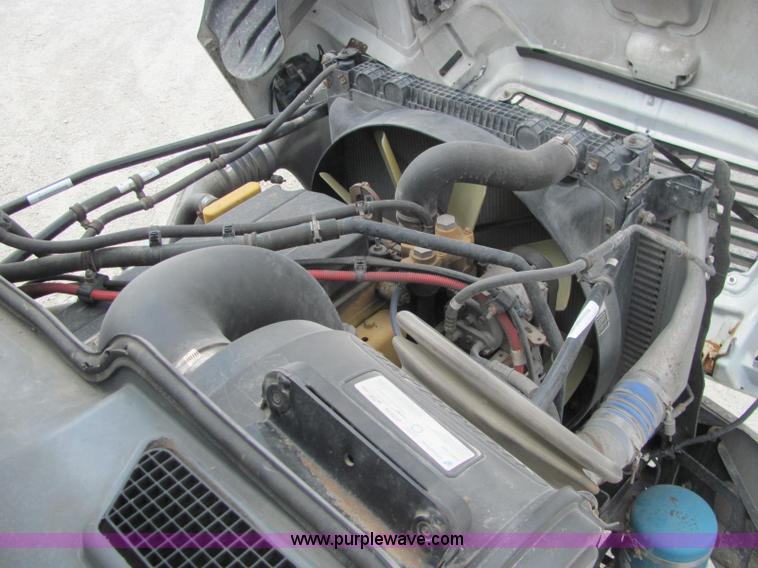 image for item C2581 2007 Freightliner Columbia semi truck