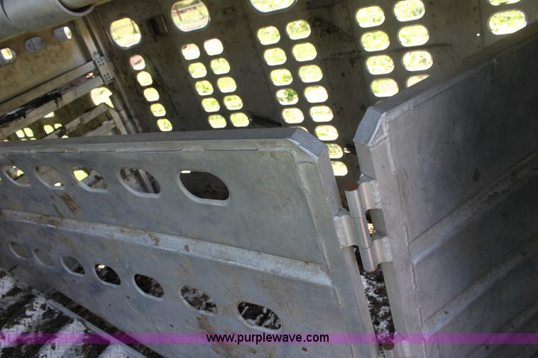 image for item D5179 1993 Wilson 48' cattle pot trailer