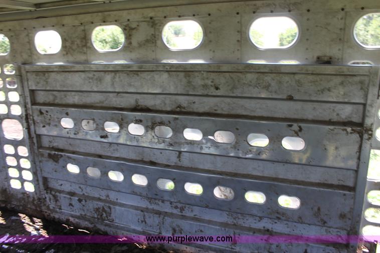 image for item D5179 1993 Wilson 48' cattle pot trailer