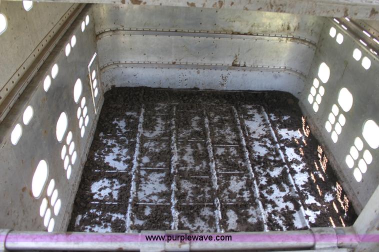 image for item D5179 1993 Wilson 48' cattle pot trailer