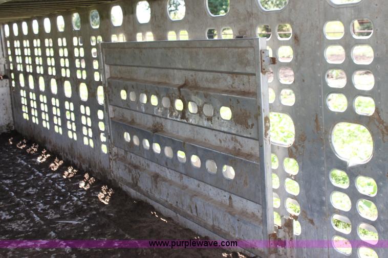 image for item D5179 1993 Wilson 48' cattle pot trailer