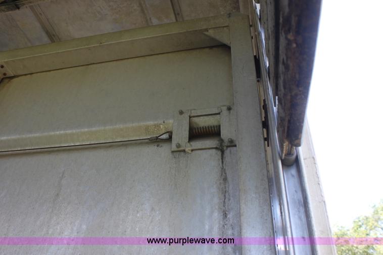 image for item D5179 1993 Wilson 48' cattle pot trailer