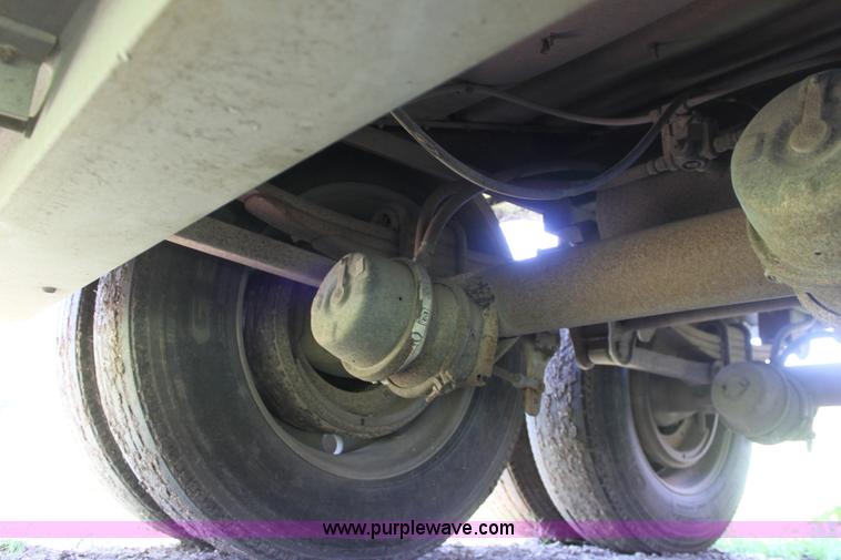 image for item D5179 1993 Wilson 48' cattle pot trailer