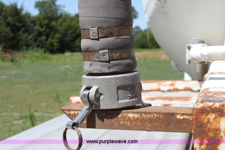 image for item D5206 1992 Fruehauf dry bulk trailer