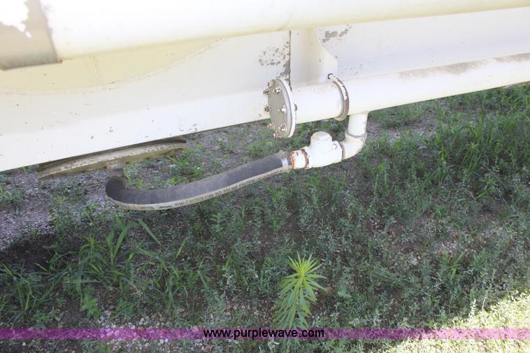 image for item D5206 1992 Fruehauf dry bulk trailer